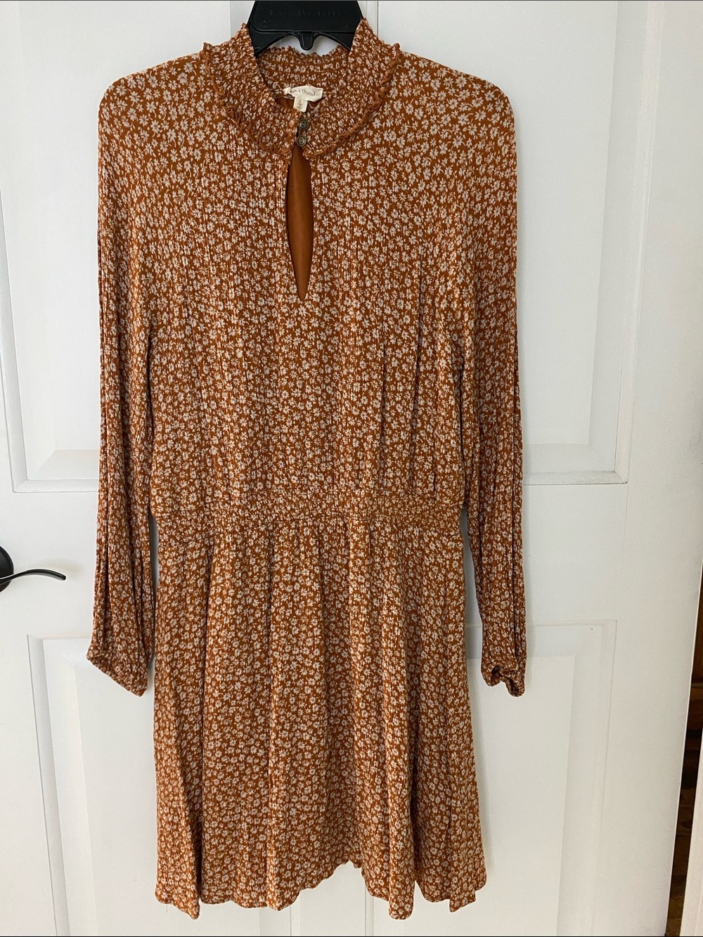 Hem & Thread Rust Floral Long-Sleeve Keyhole Dress